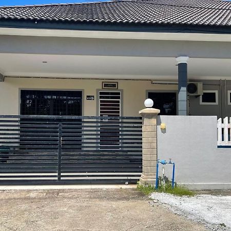 Nikmat Homestay Riyadh Kampong Tuan Mandak Eksteriør billede