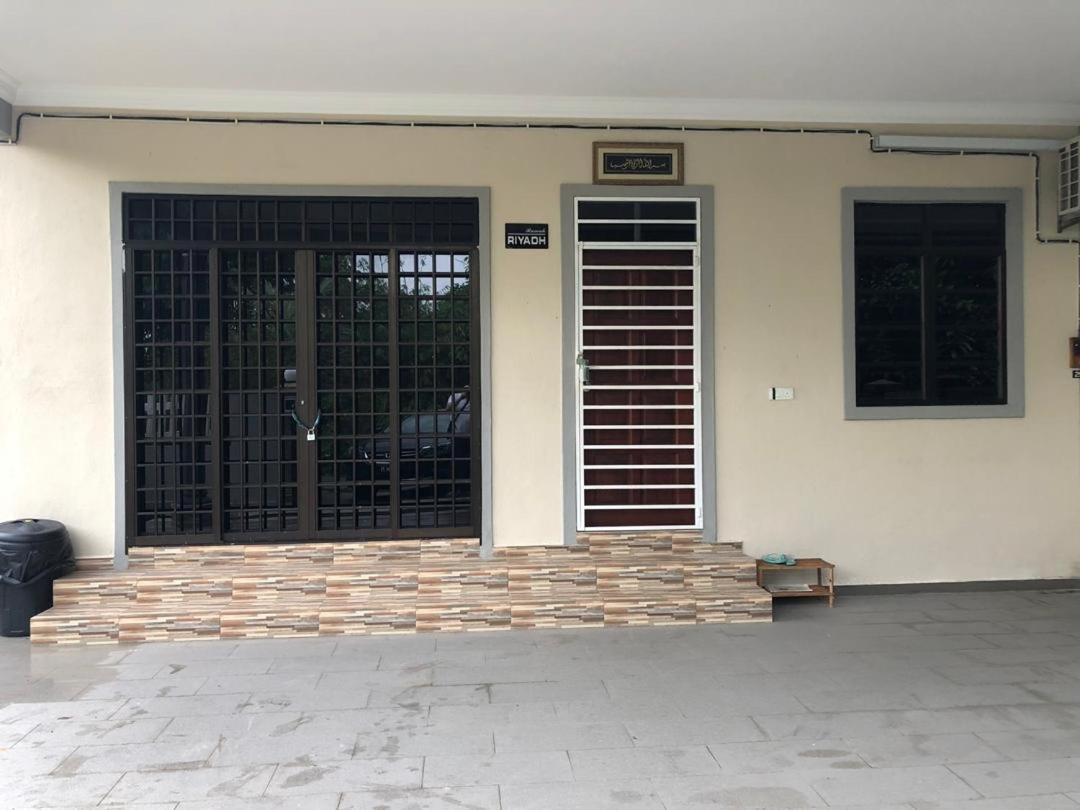 Nikmat Homestay Riyadh Kampong Tuan Mandak Eksteriør billede