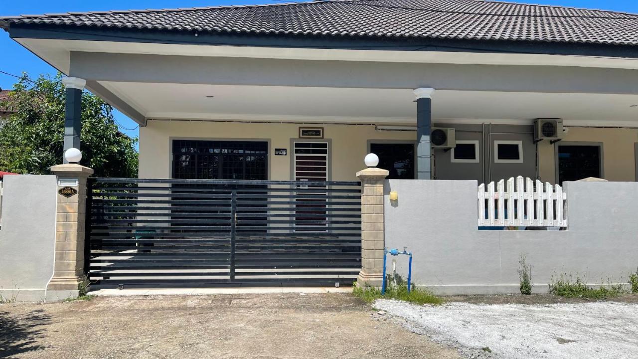 Nikmat Homestay Riyadh Kampong Tuan Mandak Eksteriør billede